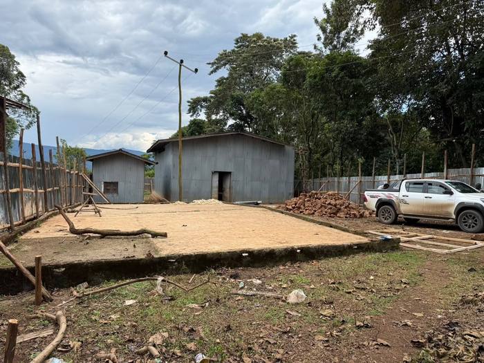 The collection station yard at the Moyica site